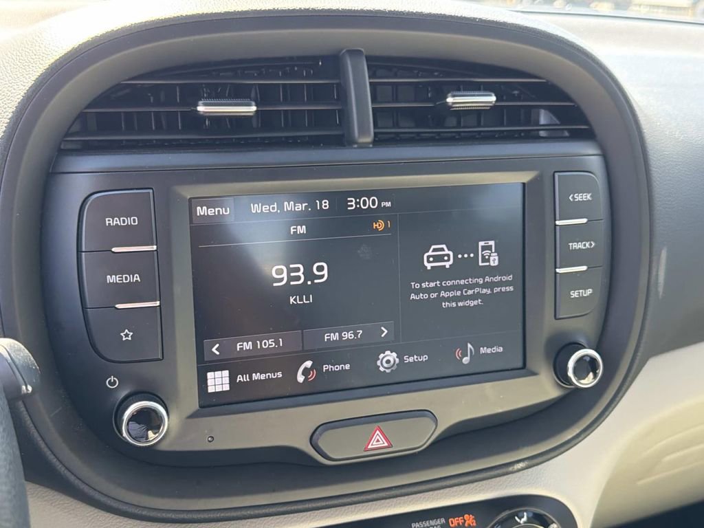 Used 2025 Kia Soul LX FWD image 22