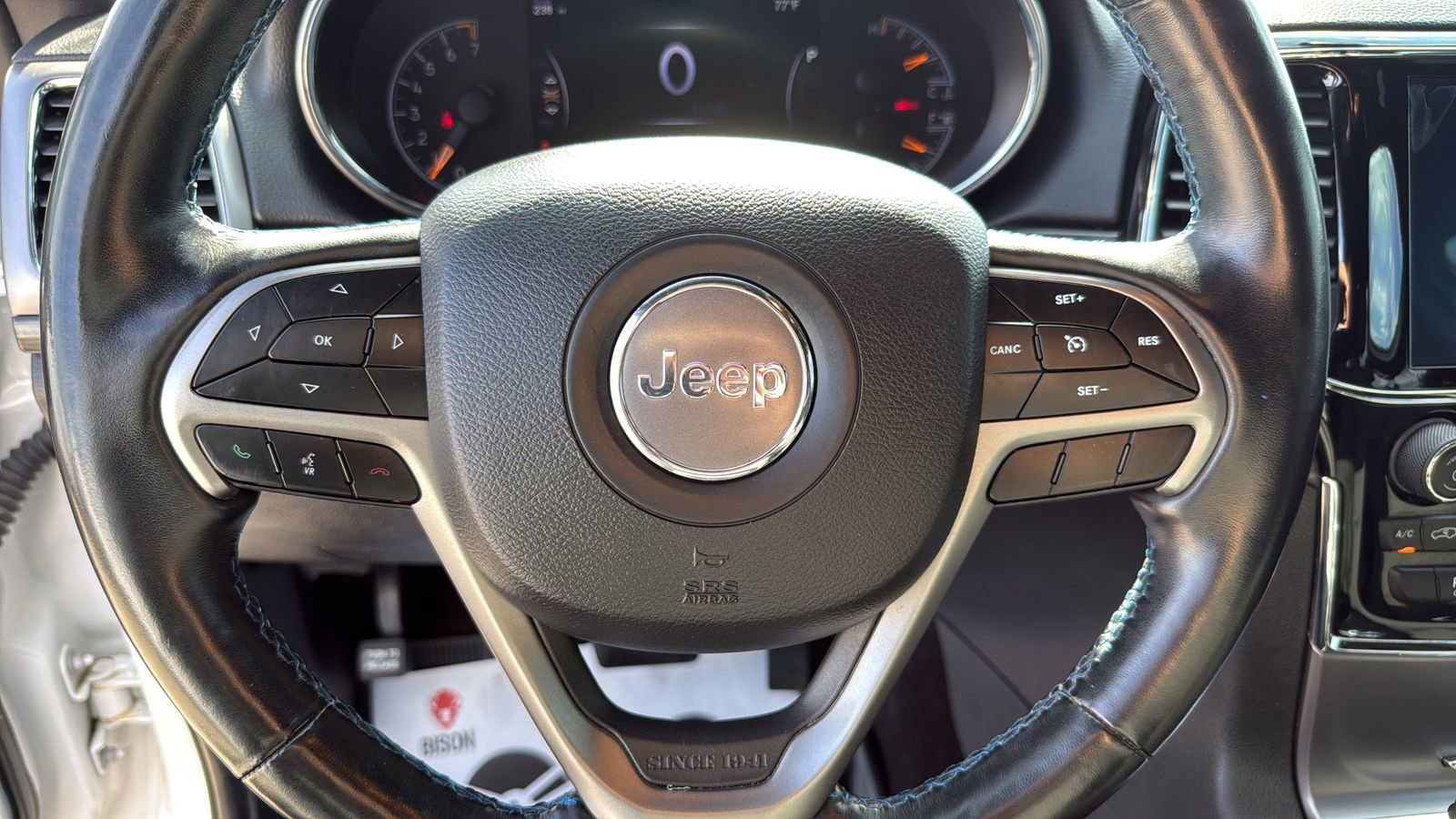 Used 2019 Jeep Grand Cherokee Laredo AWD/4WD image 14