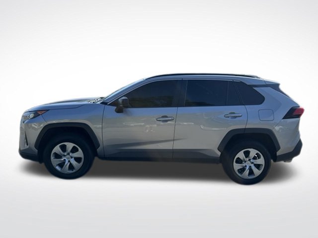 Used 2019 Toyota RAV4 LE FWD image 4