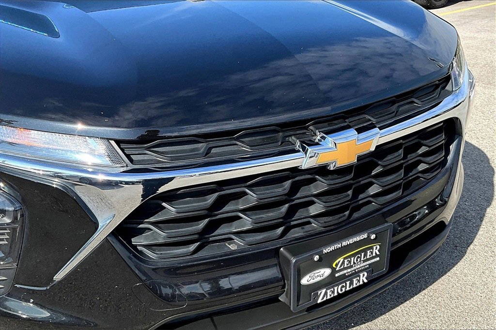 Used 2024 Chevrolet Trax LS w/ Driver Confidence Package image 29