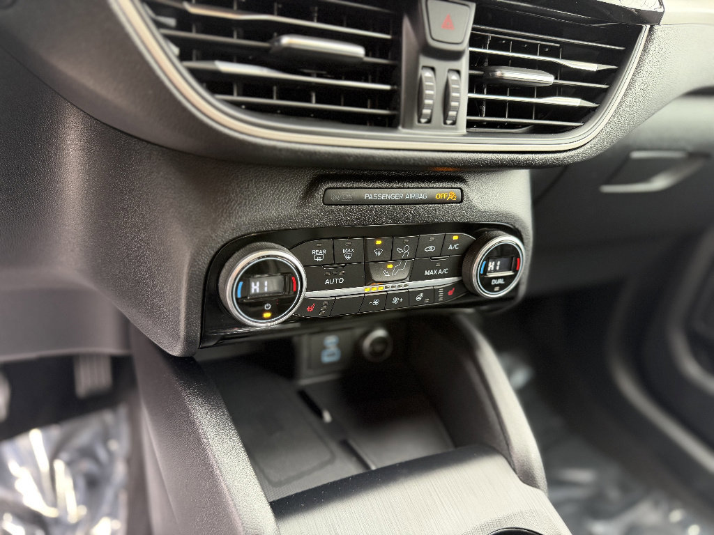 Certified 2021 Ford Escape SEL w/ Technology Package image 17