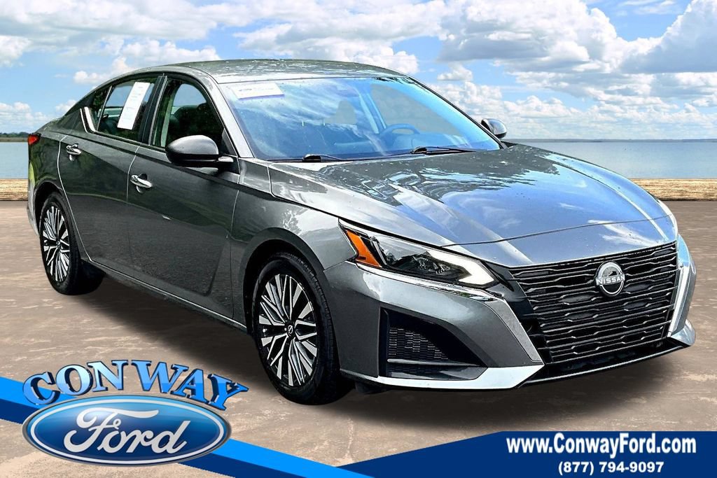 Used 2024 Nissan Altima 2.5 SV