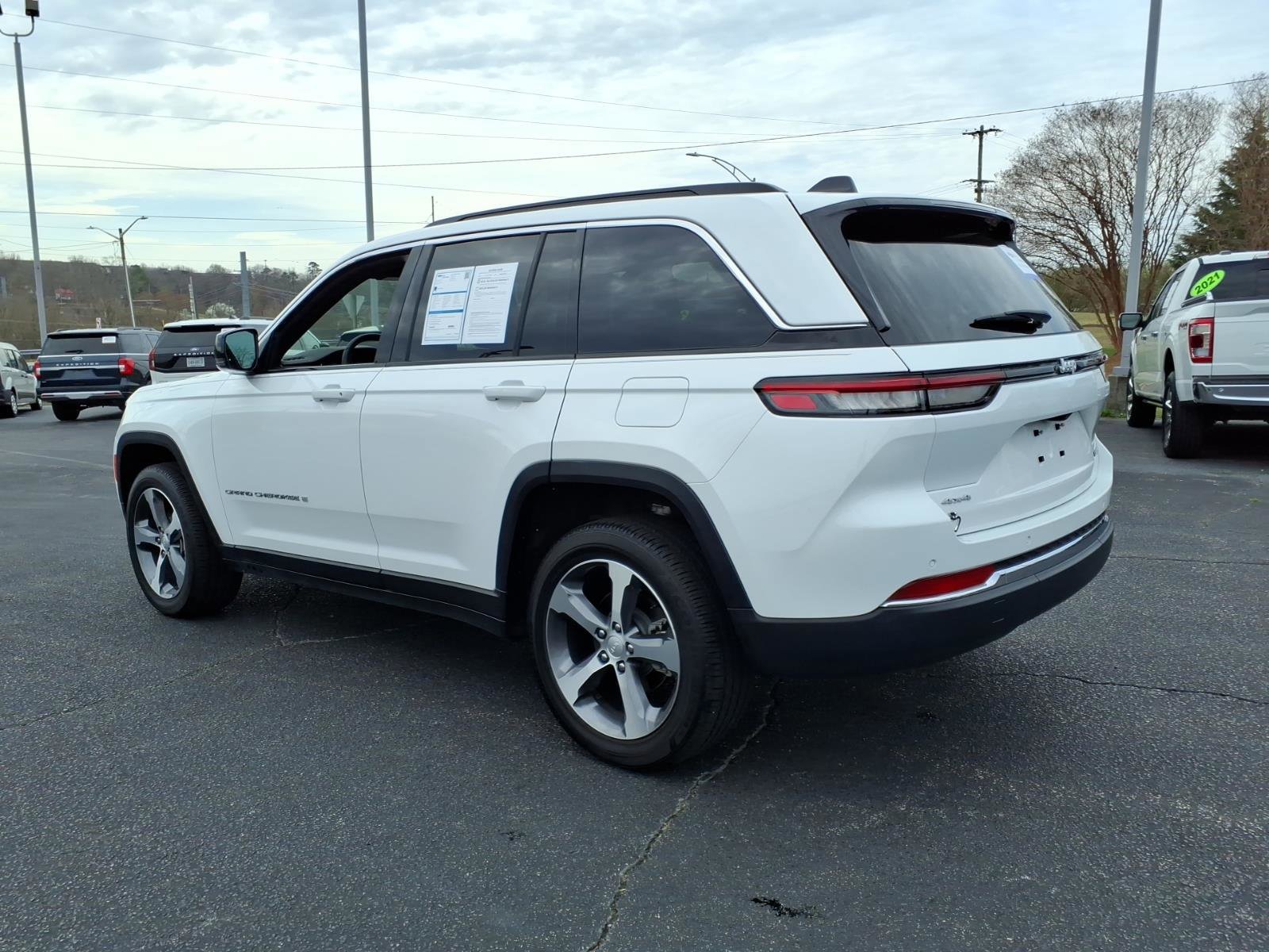 Used 2024 Jeep Grand Cherokee Limited w/ Trailer Tow Package image 2