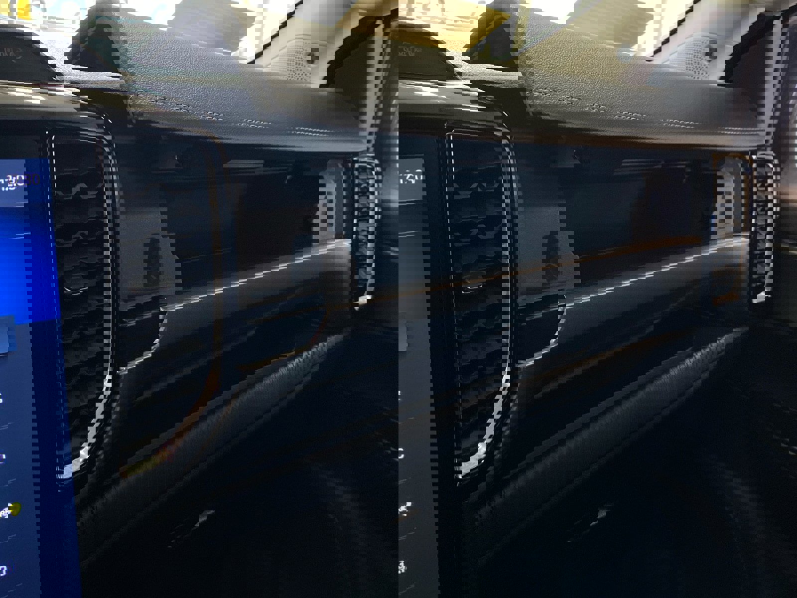 Certified 2024 Ford Ranger Lariat w/ FX4 Off-Road Package image 25