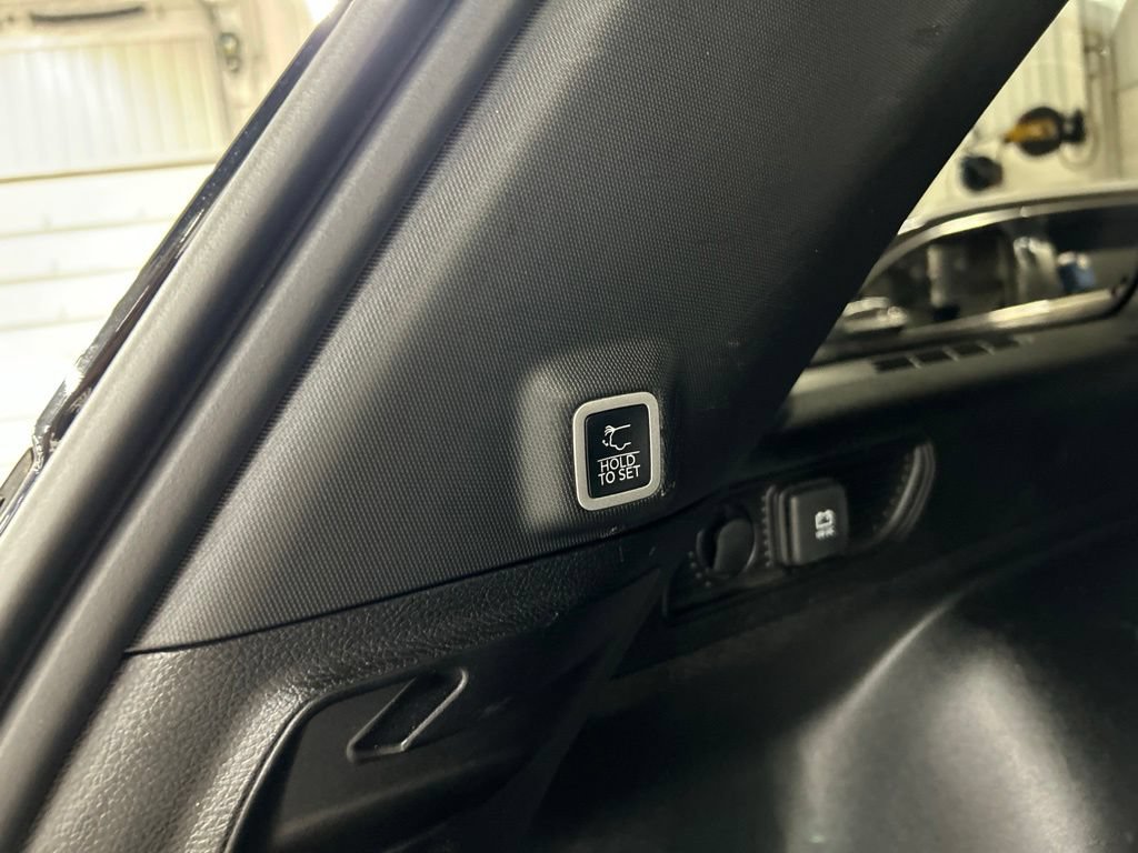 Used 2023 Jeep Grand Cherokee Altitude AWD/4WD image 28