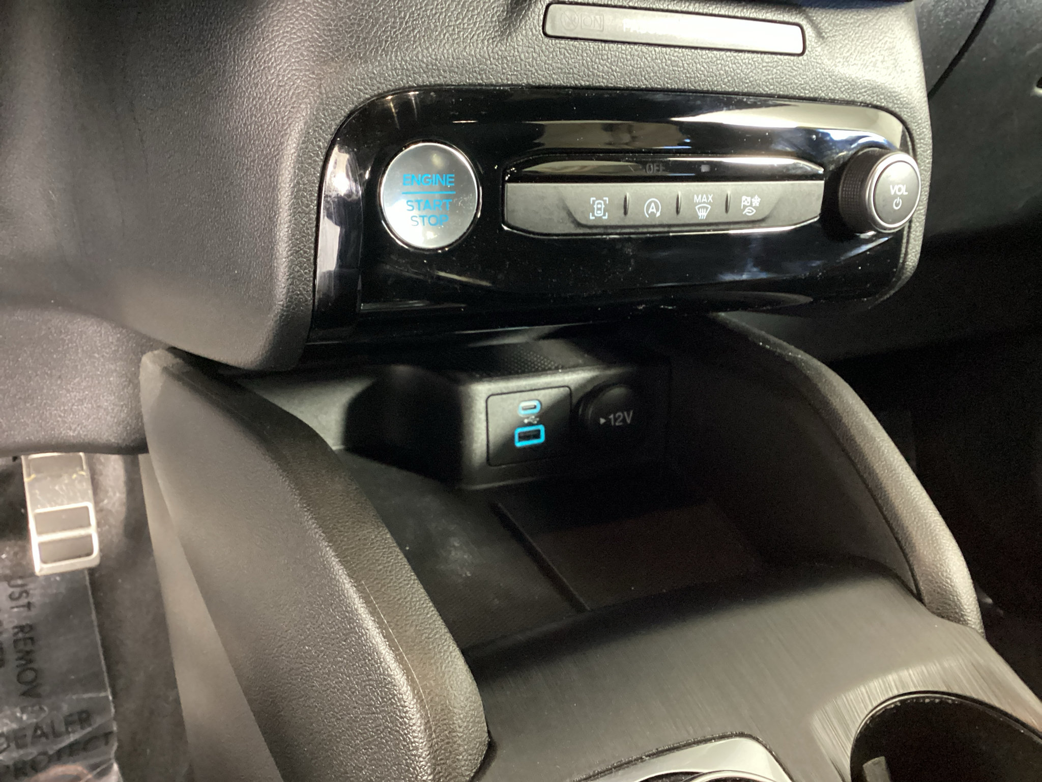 Certified 2023 Ford Escape ST-Line w/ Tech Pack #1 AWD/4WD image 23