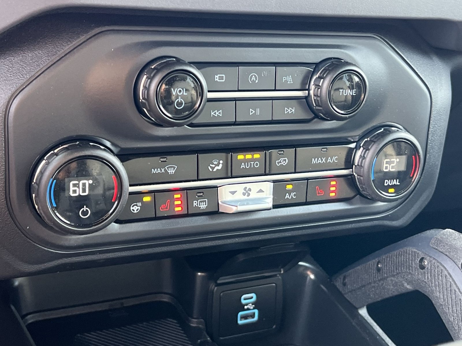 Certified 2025 Ford Bronco Outer Banks w/ Sasquatch Package AWD/4WD image 21