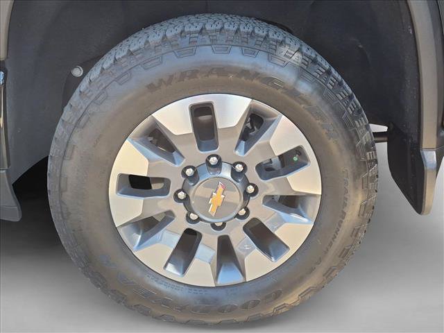 Used 2024 Chevrolet Silverado 2500 Custom w/ Custom Value Package AWD/4WD image 22