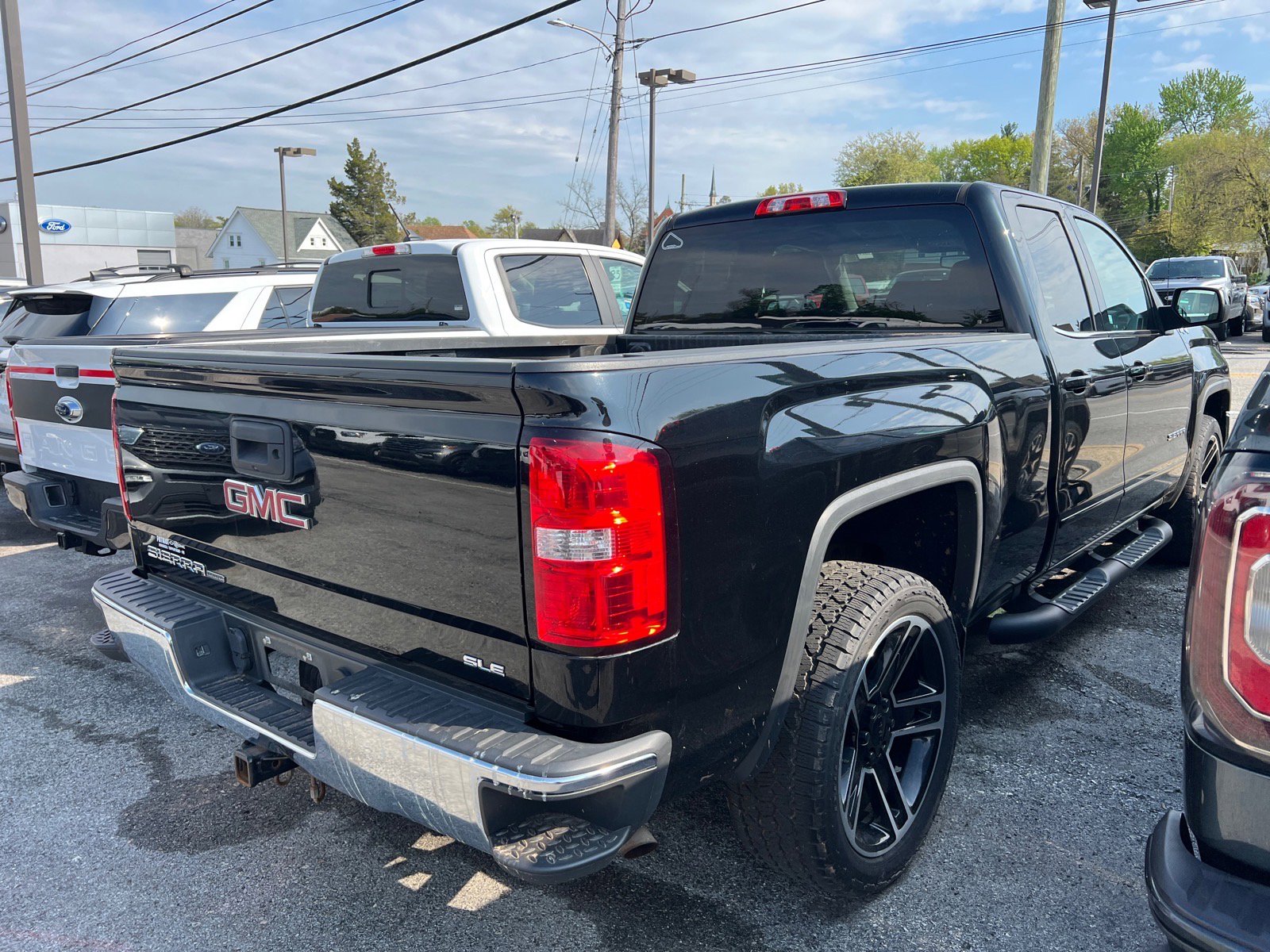 Used 2019 GMC Sierra 1500 SLE w/ Black Pack AWD/4WD image 5