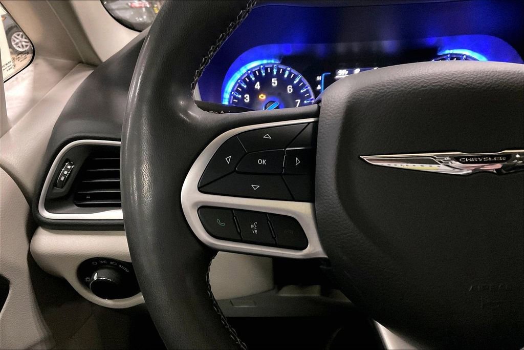 Used 2024 Chrysler Voyager LX image 17