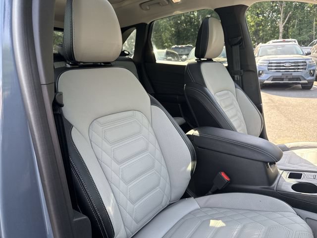 Certified 2023 Ford Escape SE w/ PHEV Premium Package FWD image 25