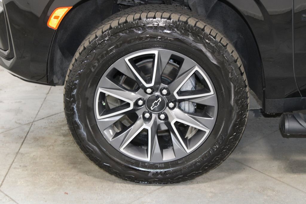 Used 2023 Chevrolet Suburban Z71 w/ Luxury Package image 23