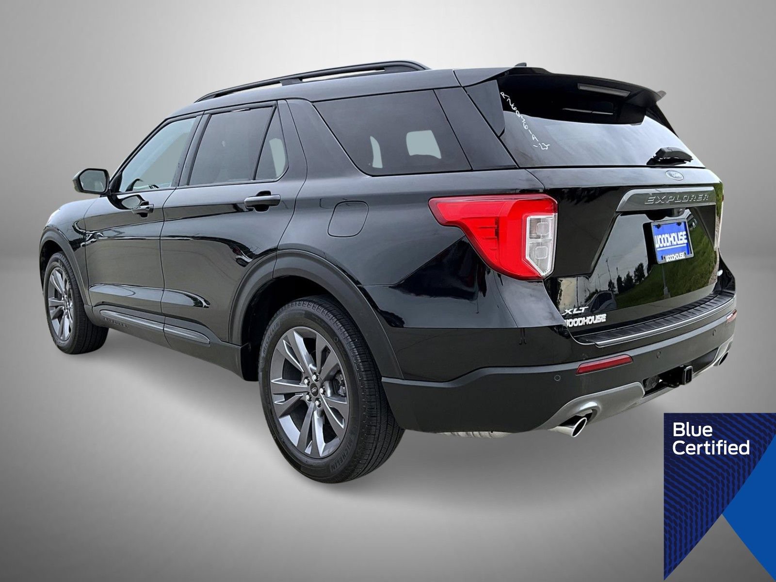 Certified 2023 Ford Explorer XLT w/ Equipment Group 202A AWD/4WD image 7