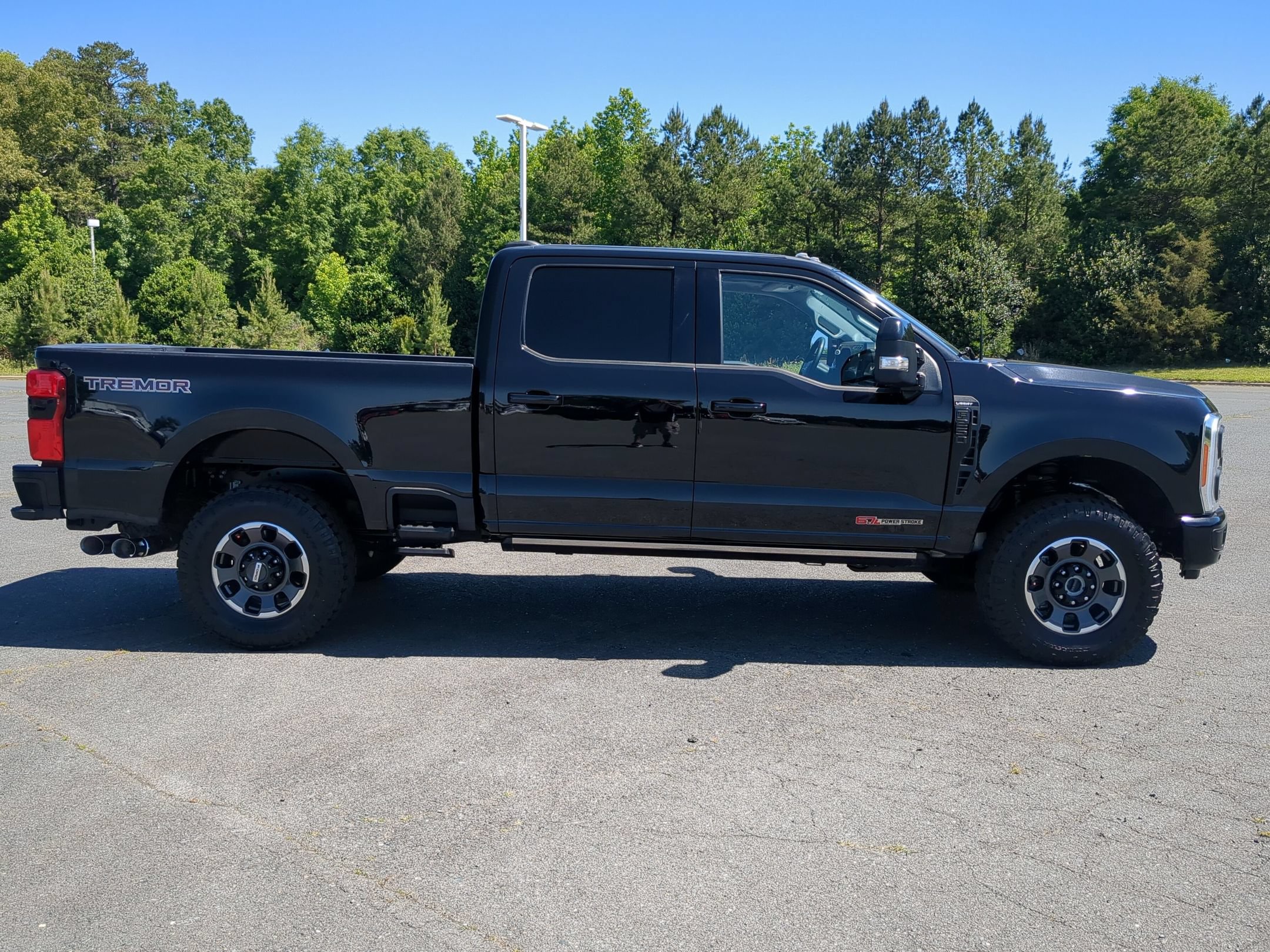Certified 2023 Ford F250 Lariat w/ Lariat Ultimate Package AWD/4WD image 3