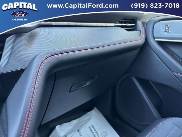Certified 2025 Ford Explorer ST-Line w/ Premium Package image 26