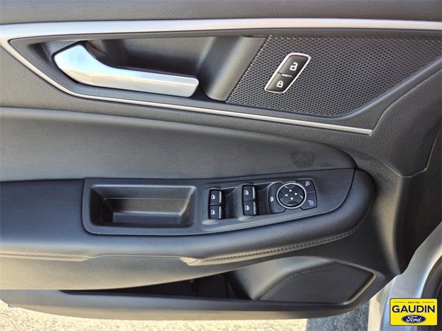 Certified 2024 Ford Edge SEL w/ Convenience Package image 18