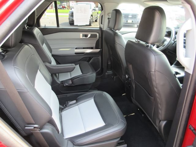 Certified 2024 Ford Explorer XLT w/ Equipment Group 202A AWD/4WD image 29