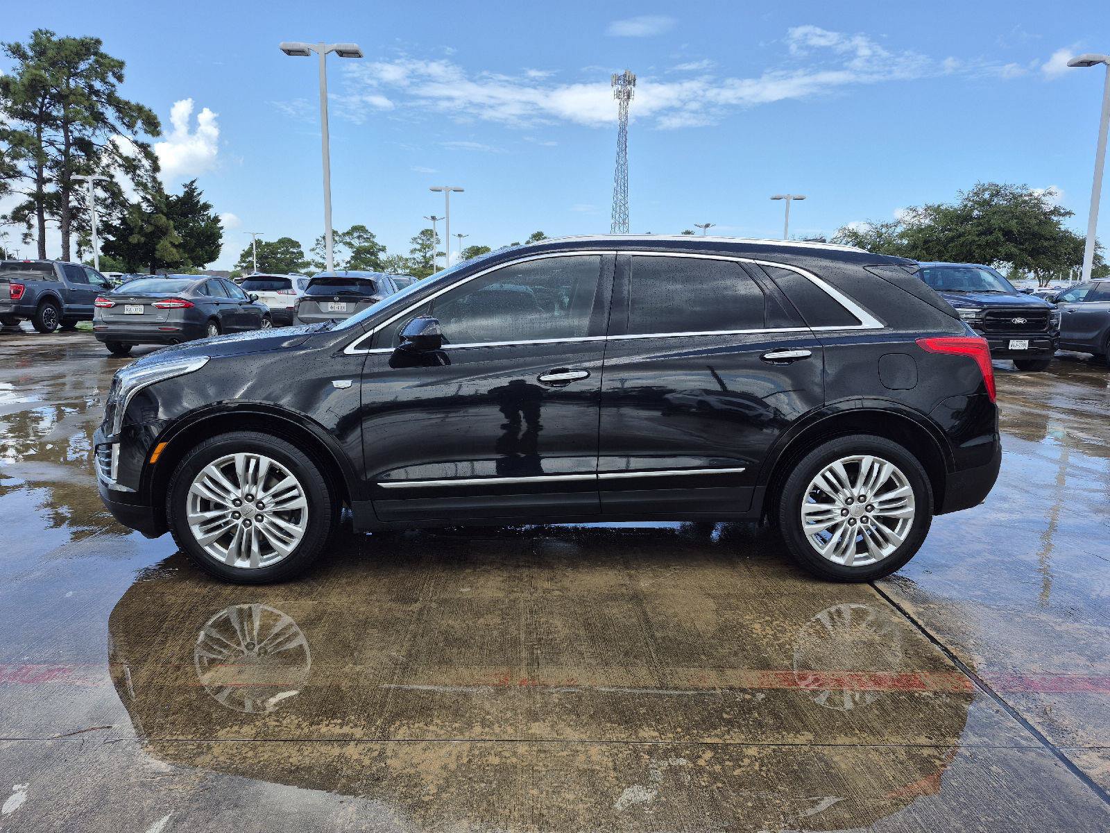Used 2017 Cadillac XT5 Premium Luxury FWD image 17