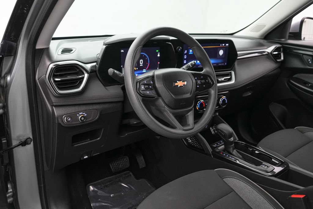 Used 2024 Chevrolet TrailBlazer LT w/ Driver Confidence Package FWD image 12