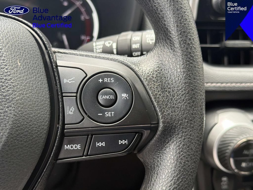 Used 2025 Toyota RAV4 XLE AWD/4WD image 23