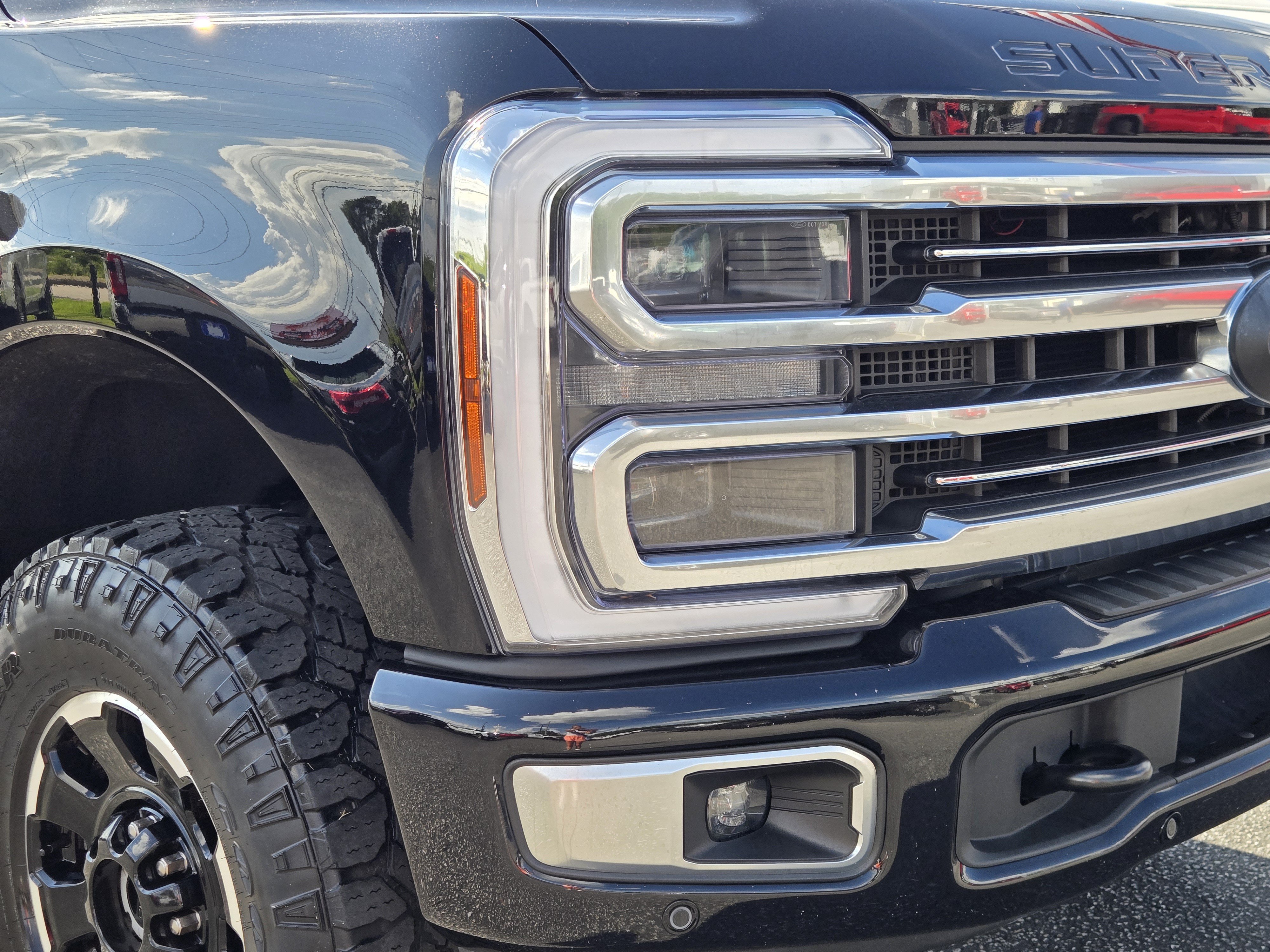 Certified 2025 Ford F350 Platinum w/ Platinum Plus Package AWD/4WD image 5