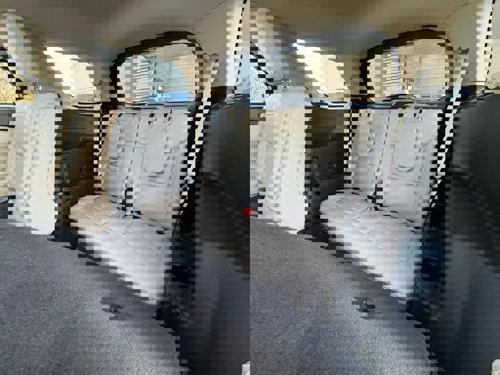 Certified 2023 Ford Explorer XLT w/ Equipment Group 202A image 27