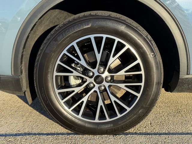 Certified 2025 Ford Escape SE w/ PHEV Premium Package image 13