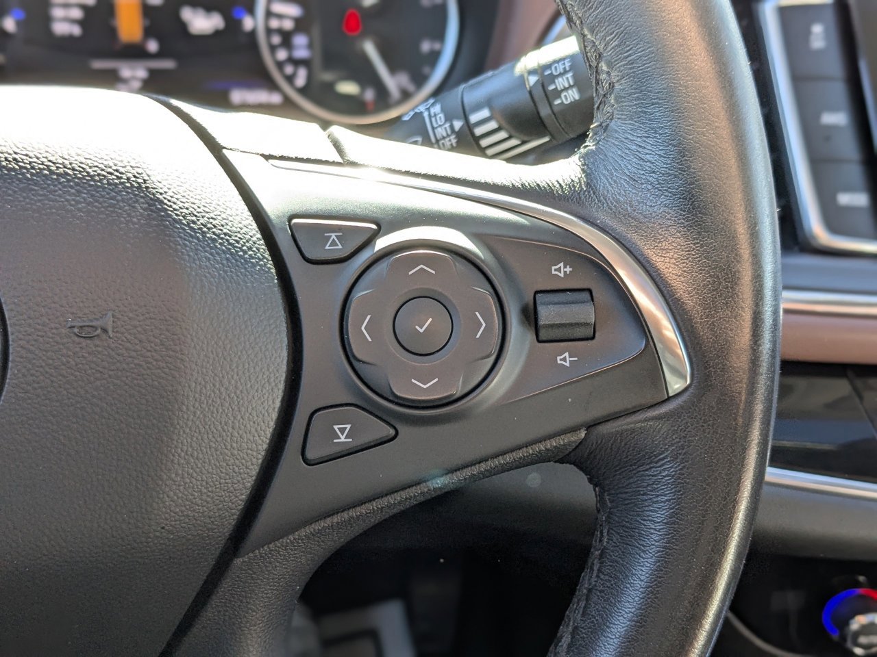 Used 2021 Buick Enclave Avenir w/ Avenir Technology Package image 34