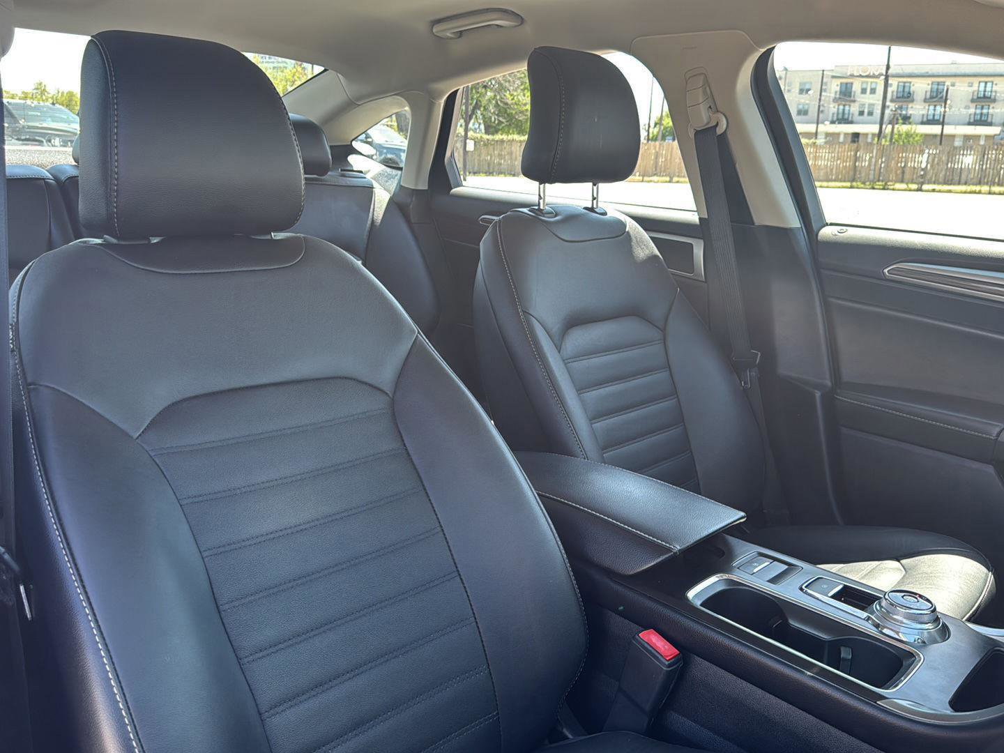 Certified 2018 Ford Fusion SE image 30