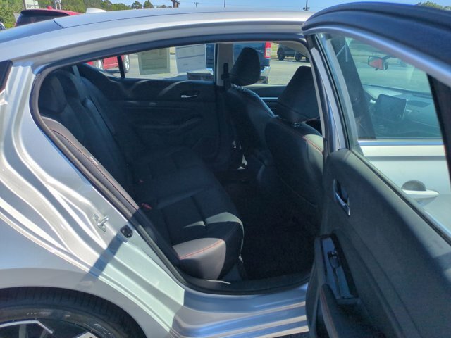 Used 2024 Nissan Altima 2.5 SR FWD image 32