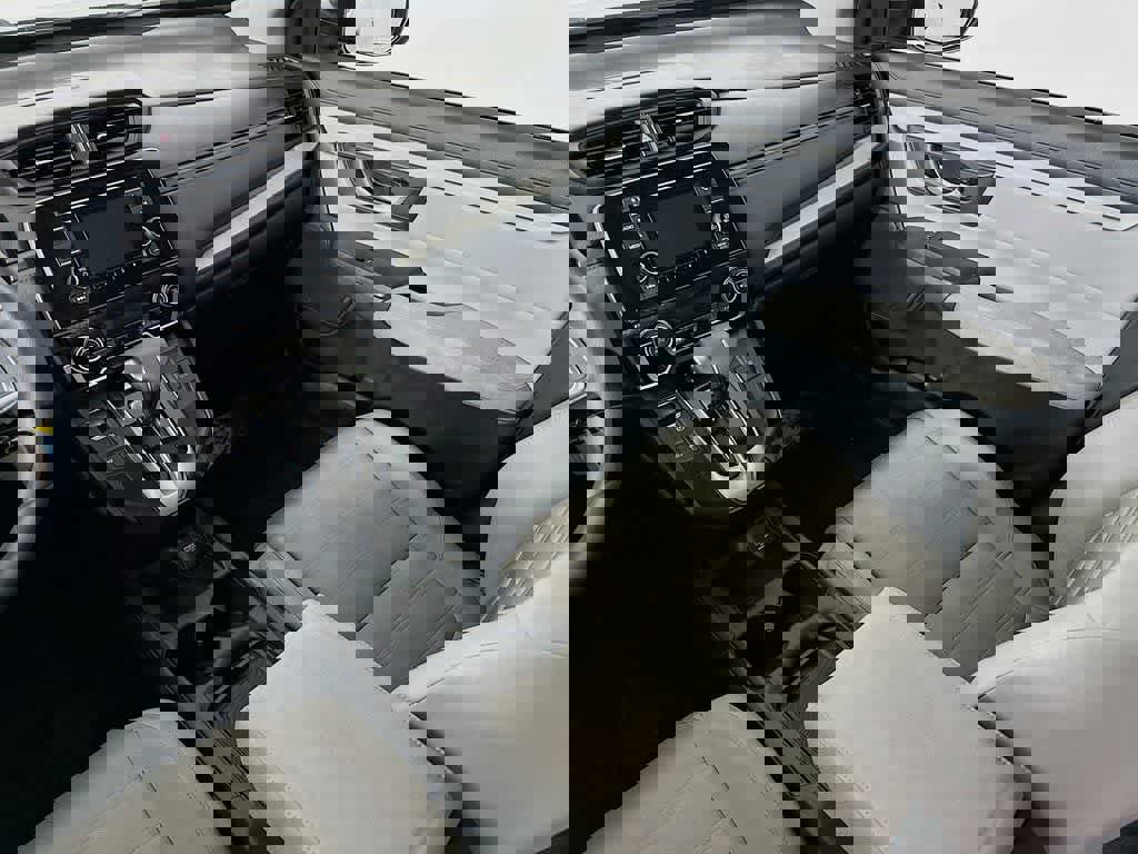 Used 2018 Honda CR-V LX image 14