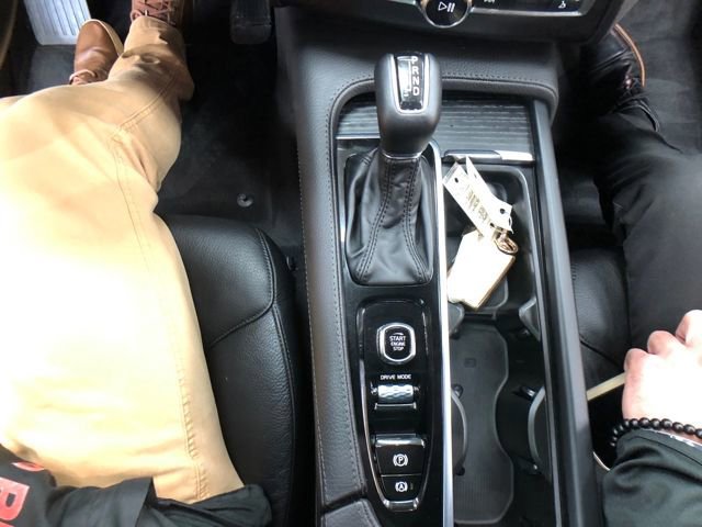 Used 2020 Volvo XC90 T6 Momentum image 20