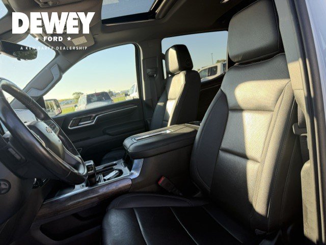 Used 2022 Chevrolet Silverado 1500 LTZ w/ LTZ Premium Package AWD/4WD image 12