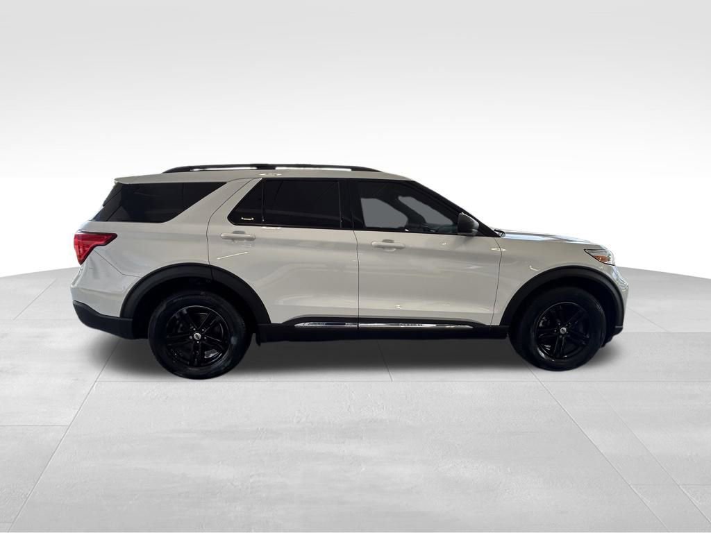 Certified 2023 Ford Explorer XLT w/ Equipment Group 202A RWD image 3