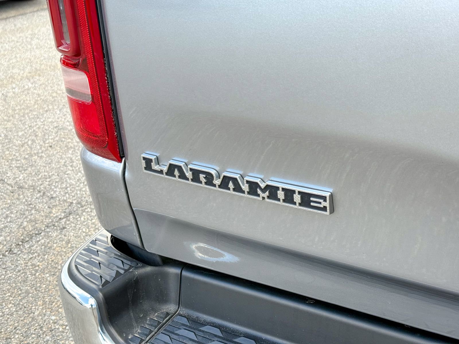 Used 2021 RAM 1500 Laramie AWD/4WD image 14