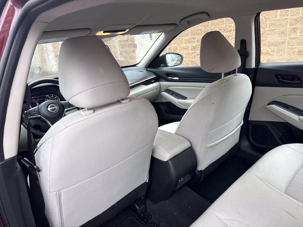 Used 2025 Nissan Altima 2.5 SV FWD image 20