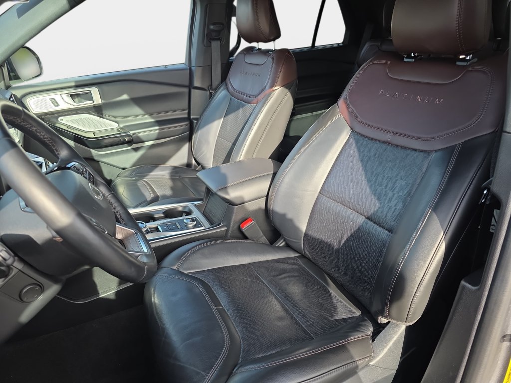 Certified 2022 Ford Explorer Platinum w/ Equipment Group 601A AWD/4WD image 13