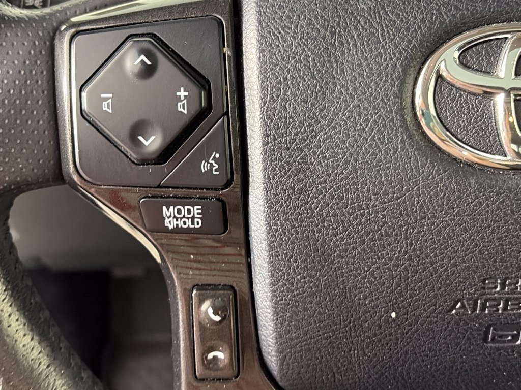 Used 2020 Toyota 4Runner TRD Off-Road Premium w/ Moonroof Package AWD/4WD image 17