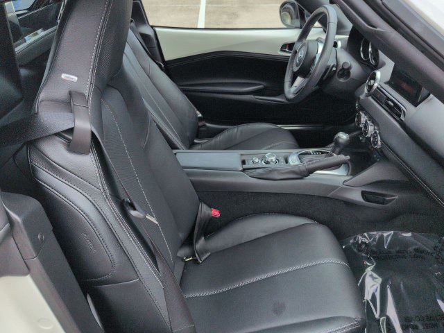 Used 2021 MAZDA MX-5 Miata RF Grand Touring RWD image 13
