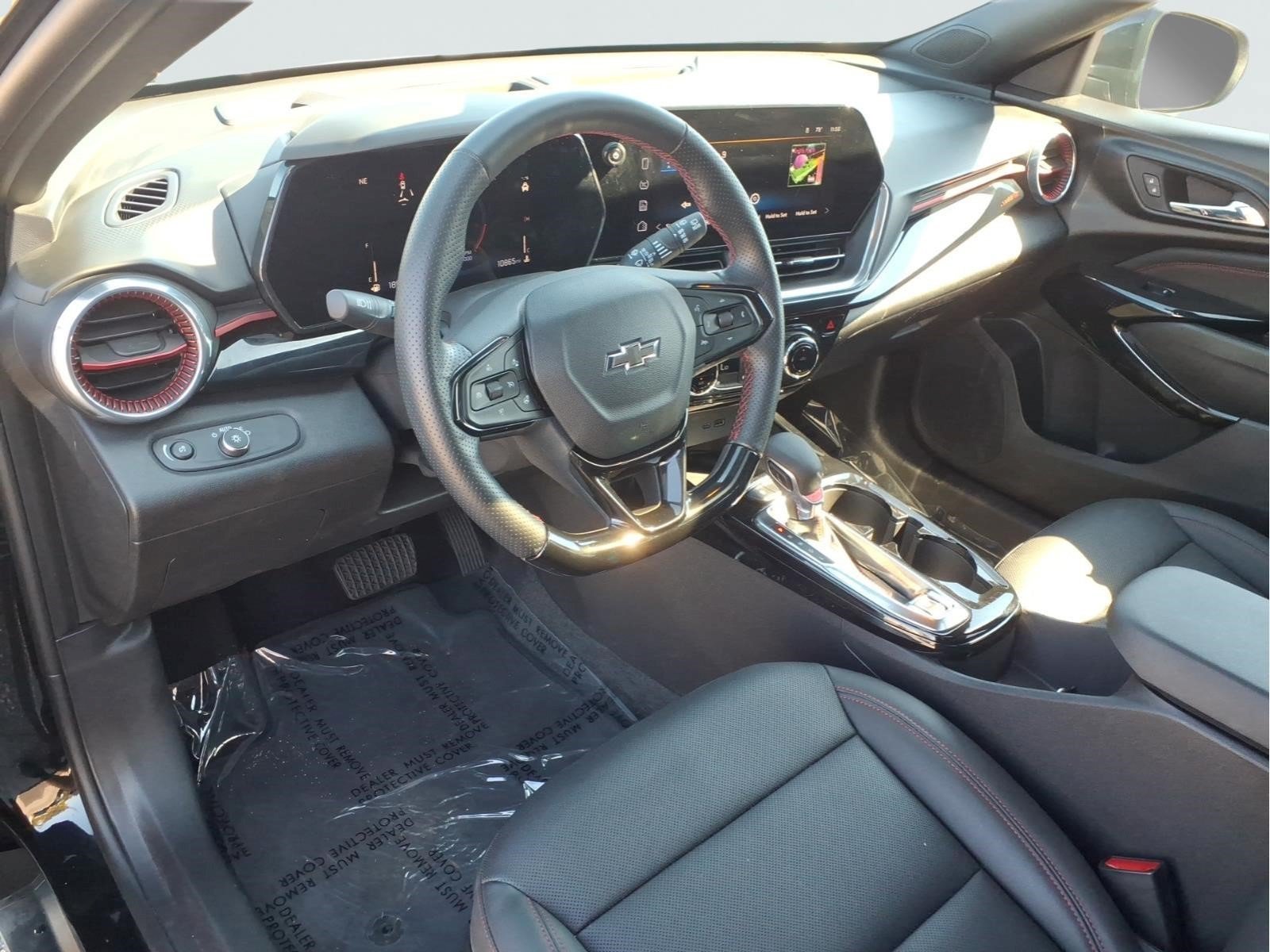Used 2024 Chevrolet Trax RS w/ Sunroof Package FWD image 29