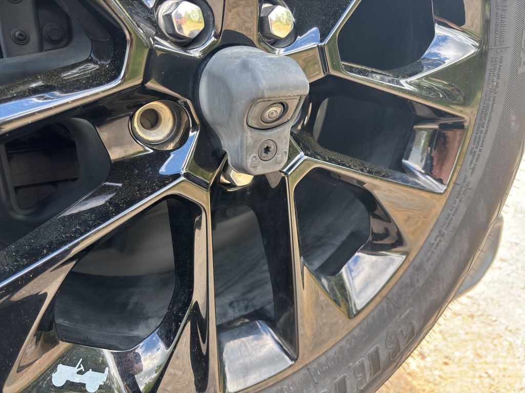 Used 2021 Jeep Wrangler Unlimited Sahara w/ Cold Weather Group image 9