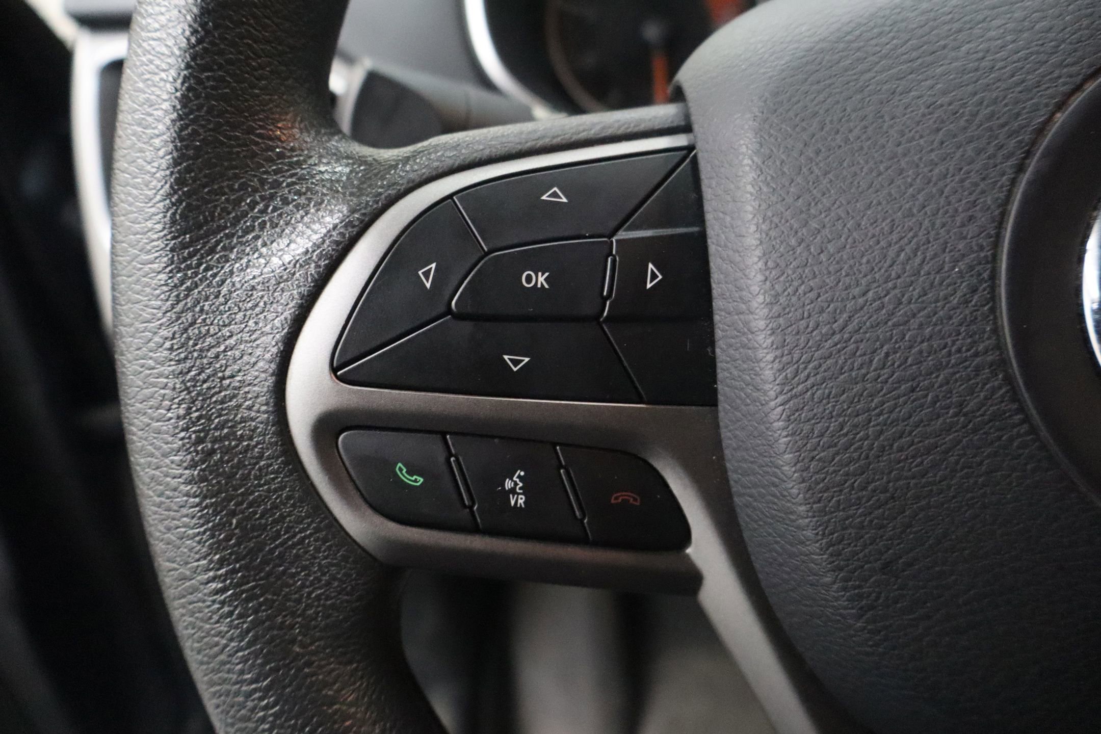 Used 2020 Jeep Cherokee Latitude image 17