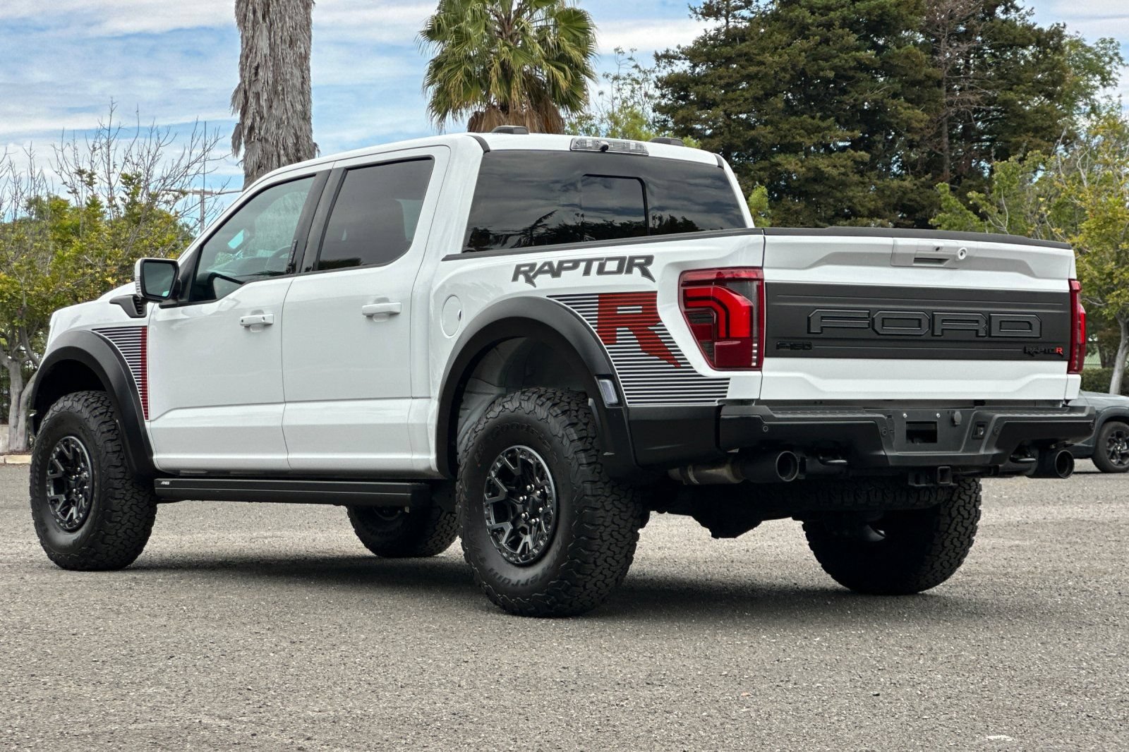 Certified 2024 Ford F150 Raptor w/ Equipment Group 803A Raptor R AWD/4WD image 5