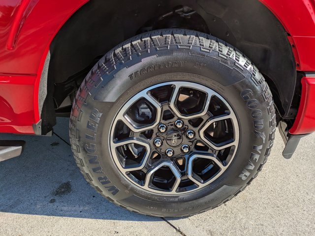 Certified 2022 Ford F150 XLT w/ Equipment Group 302A High image 11