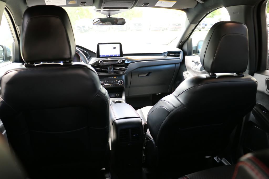 Certified 2025 Ford Escape ST-Line Select AWD/4WD image 28