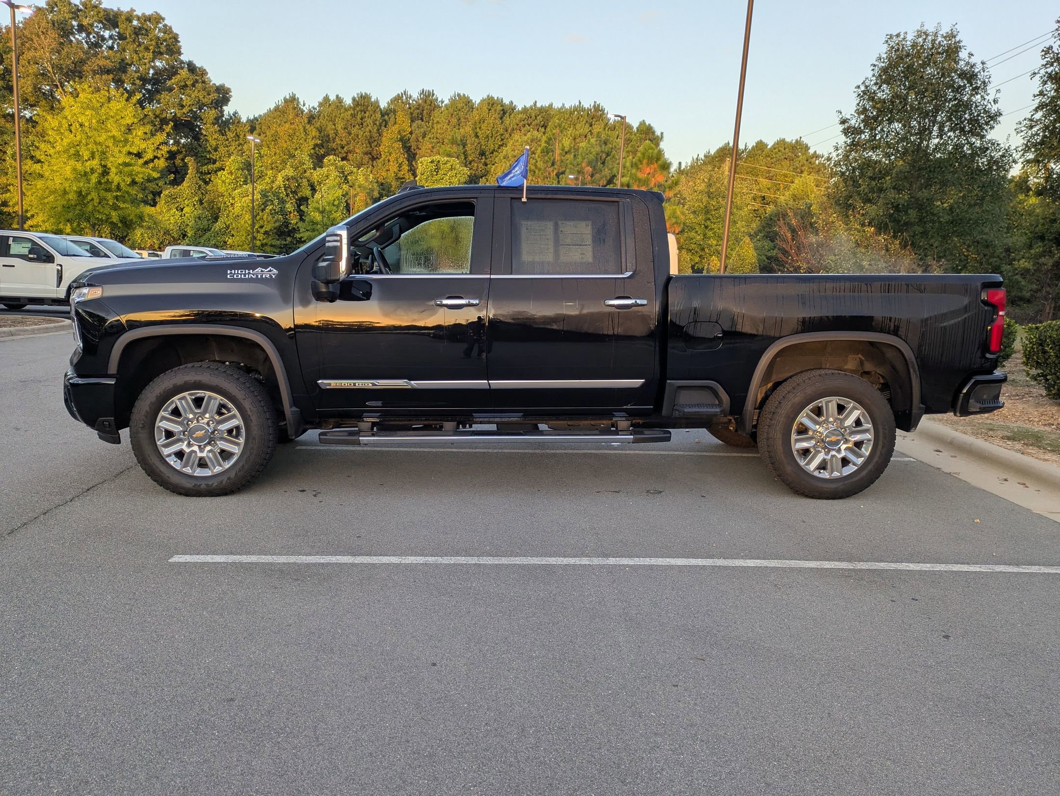 Used 2025 Chevrolet Silverado 2500 High Country w/ Technology Package image 3