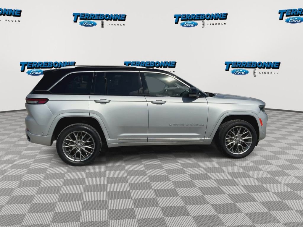 Used 2023 Jeep Grand Cherokee Summit w/ Adv Protech Group IV RWD image 9