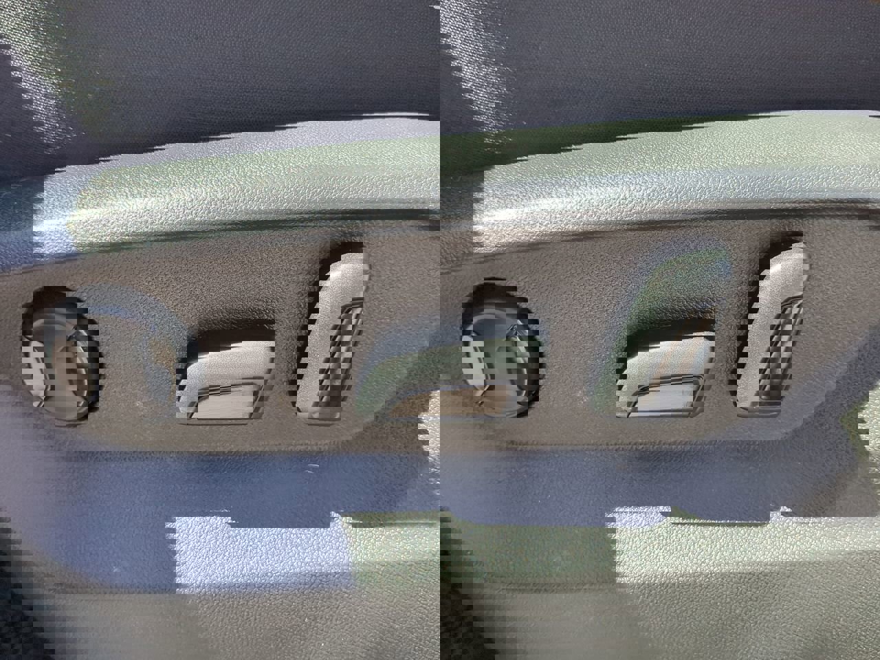 Used 2023 Volkswagen Atlas SE w/ Panoramic Sunroof Package image 29