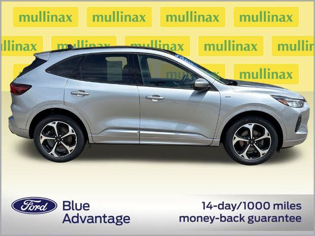 Certified 2023 Ford Escape ST-Line Select w/ Tech Pack #2 AWD/4WD image 2