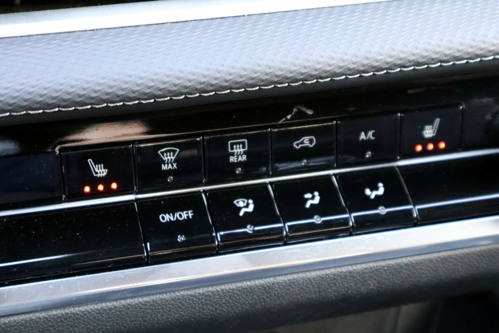 Used 2025 Chevrolet Equinox LT AWD/4WD image 7